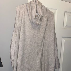 Jessica Simpson Cowlneck